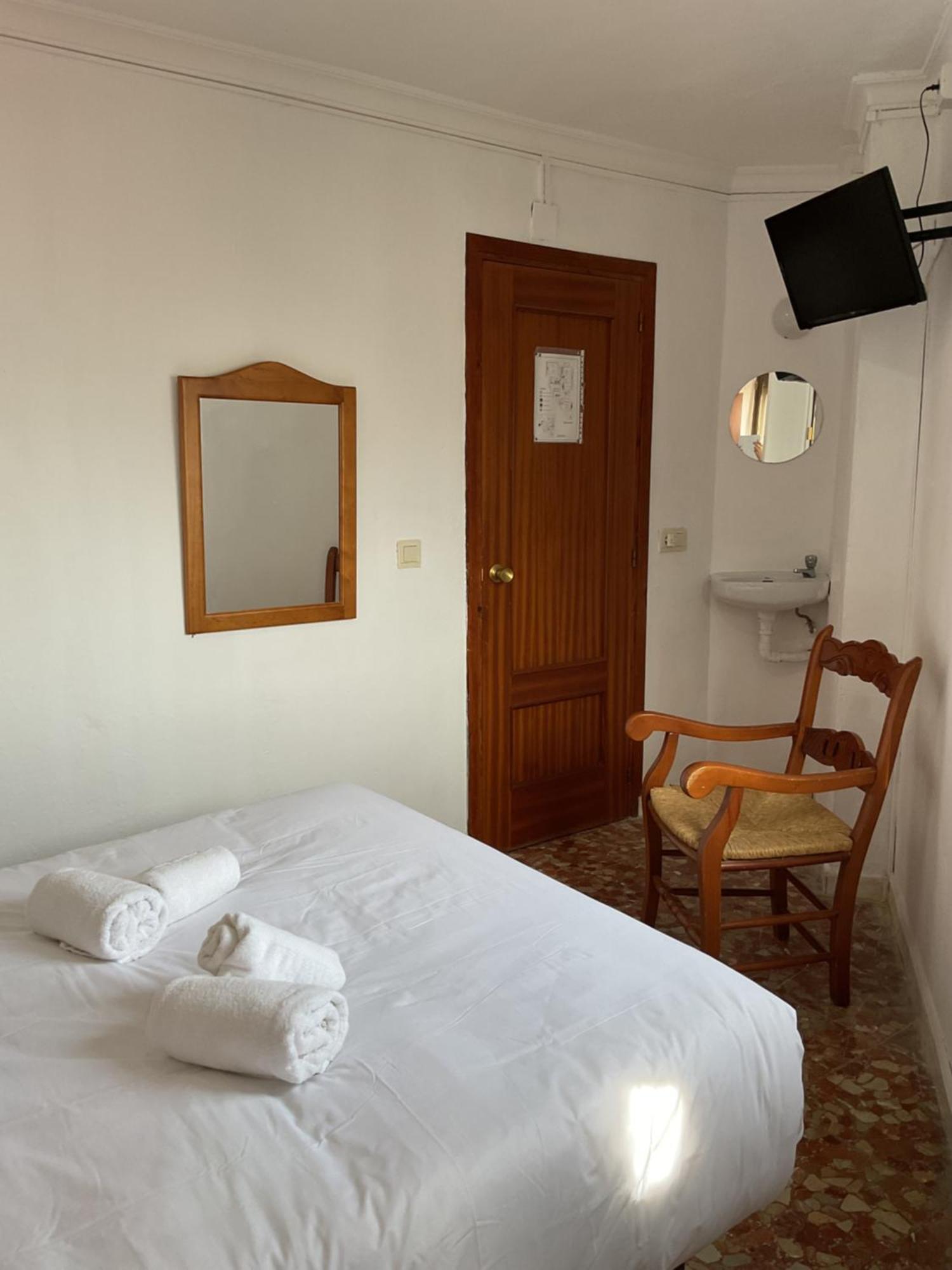 Hostal San Miguel By Croma Estepona Luaran gambar